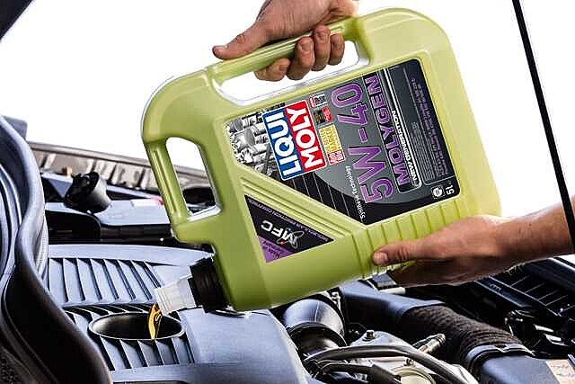 Liqui Moly Motor Oil Synthetic Gasoline Molygen New Generation SAE 5W-40 5Lt/5.28Qt
